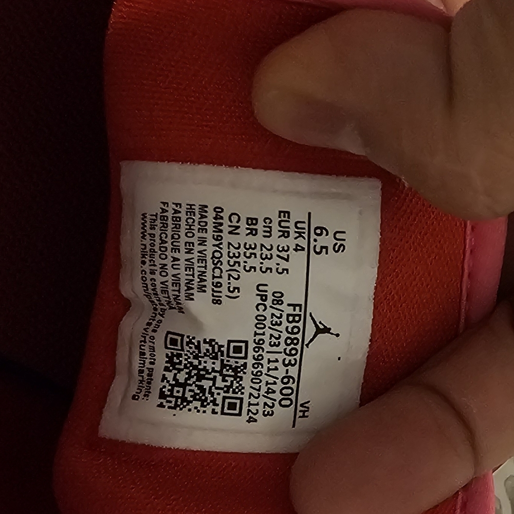 Pink Nike - Picture 3 of 5